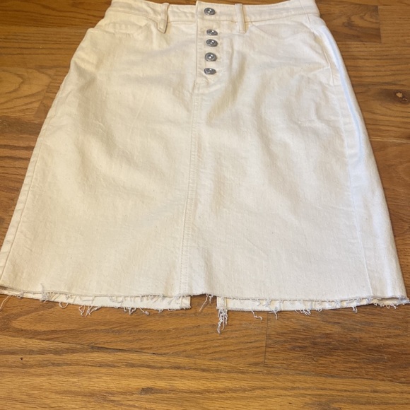 NWOT Banana Republic 0P/00P Mid-Length White Denim Raw Hem Skirt - Picture 6 of 11